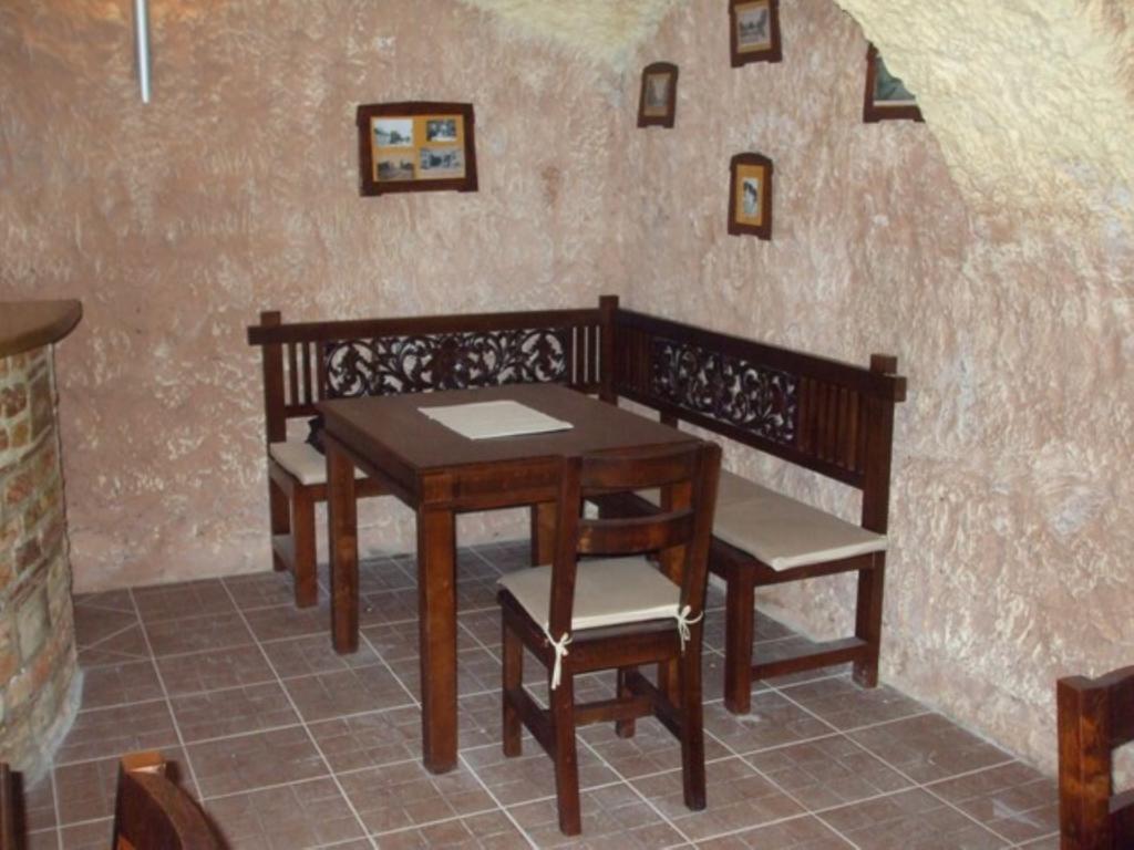 Rooms Milin Lagum Irig Buitenkant foto
