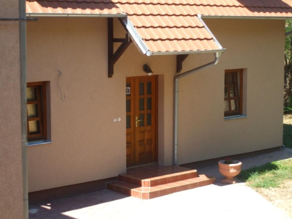 Rooms Milin Lagum Irig Buitenkant foto
