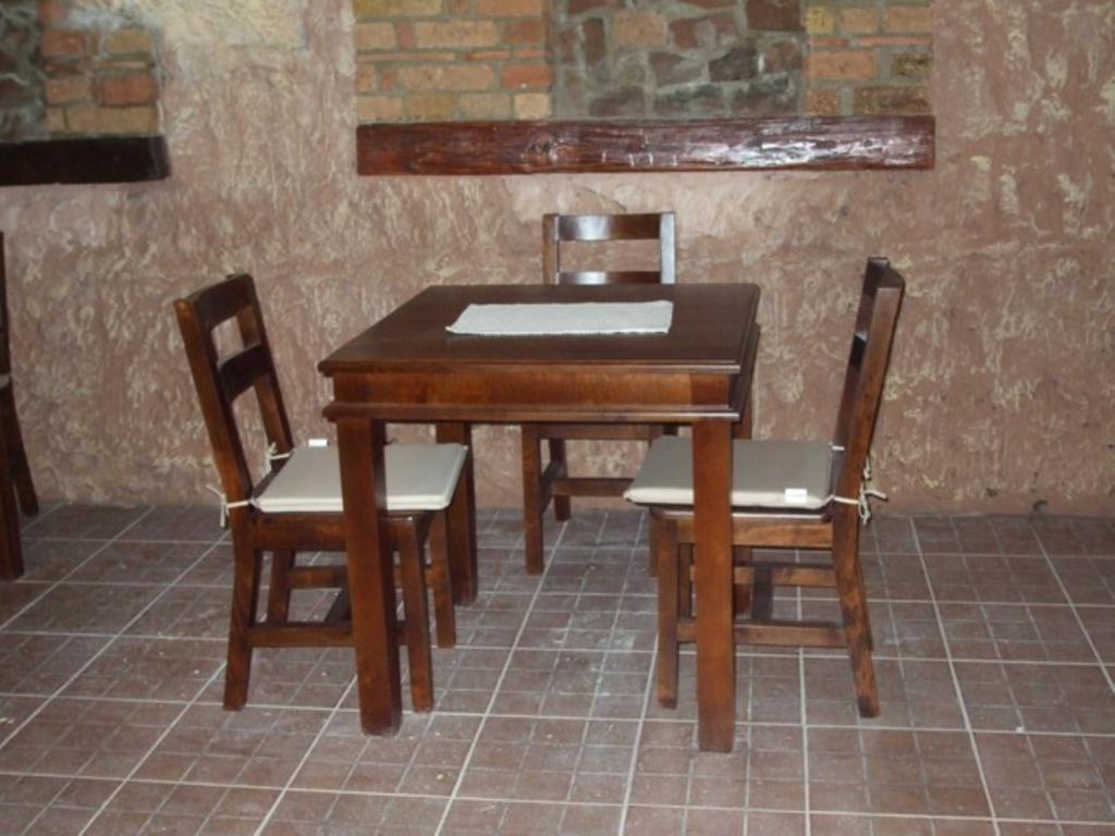 Rooms Milin Lagum Irig Buitenkant foto