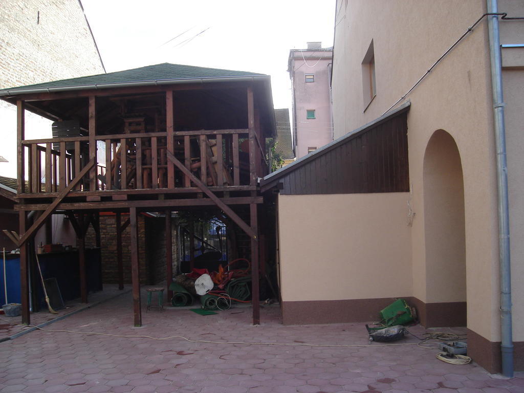 Rooms Milin Lagum Irig Buitenkant foto