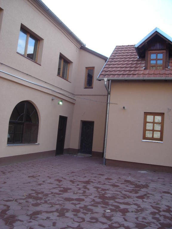 Rooms Milin Lagum Irig Buitenkant foto