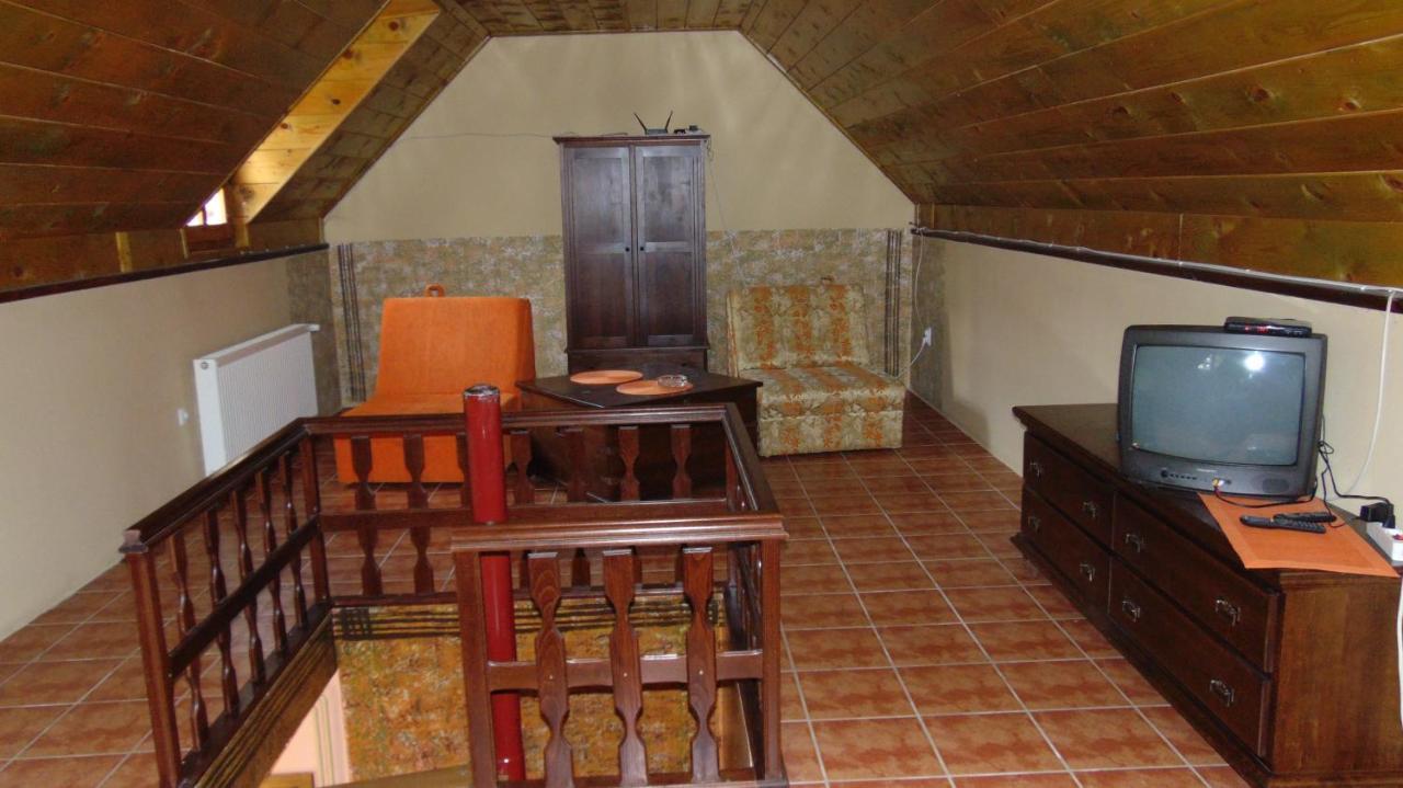 Rooms Milin Lagum Irig Buitenkant foto