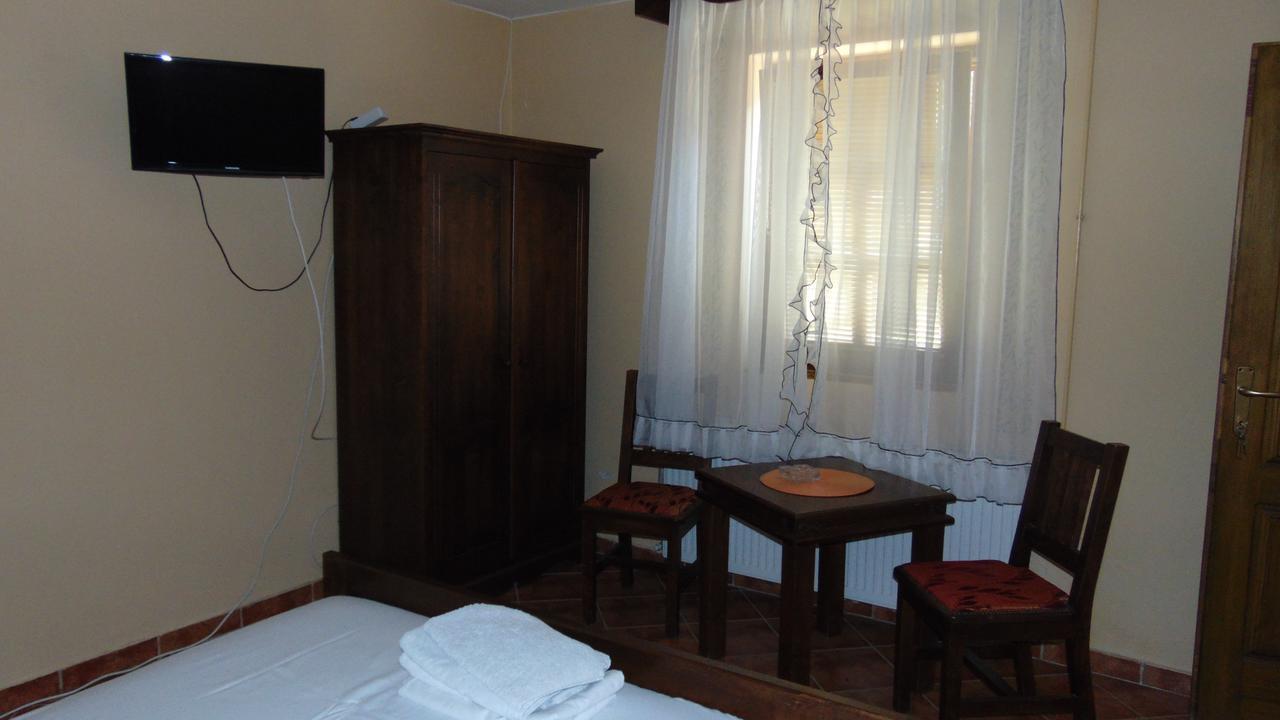 Rooms Milin Lagum Irig Buitenkant foto