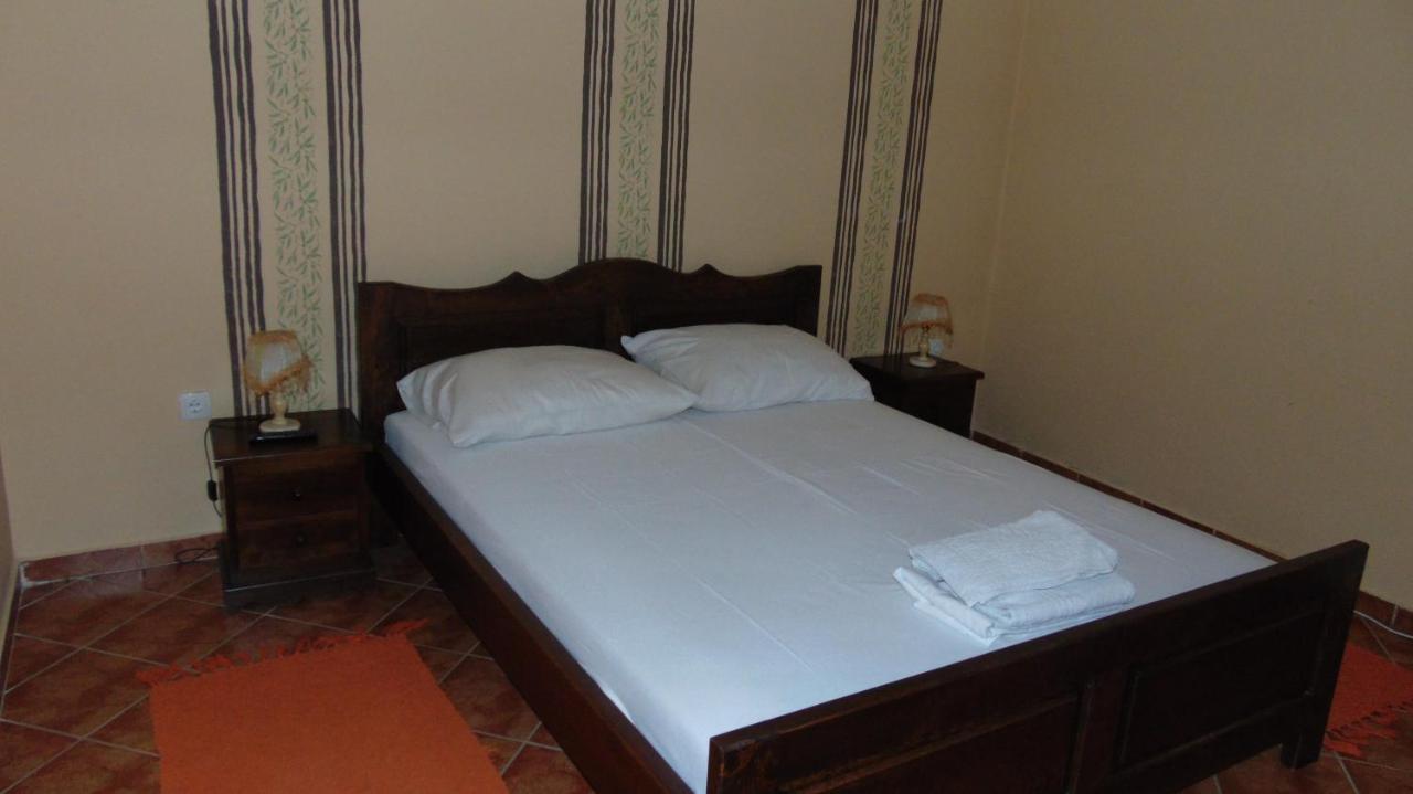 Rooms Milin Lagum Irig Buitenkant foto